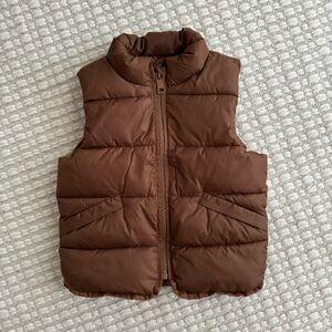 H&M boys brown puffer vest size 5/6
